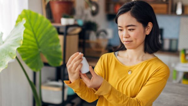 Does Niacinamide Expire? Here Is What Happens to Your Serum