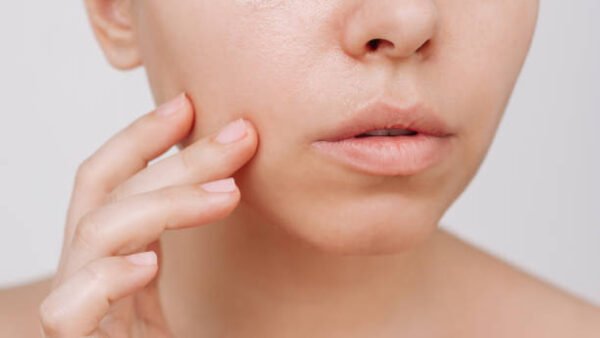 Self Tanner for Oily Skin: Why Your Tan Fades Fast (And How to Fix It)