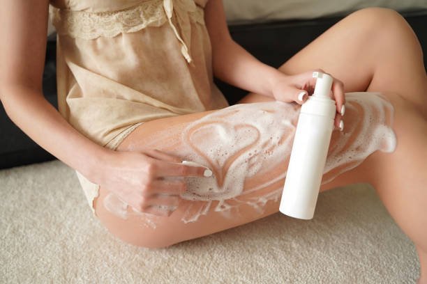 applying daily moisturizer after spray tan to extend tan longevity