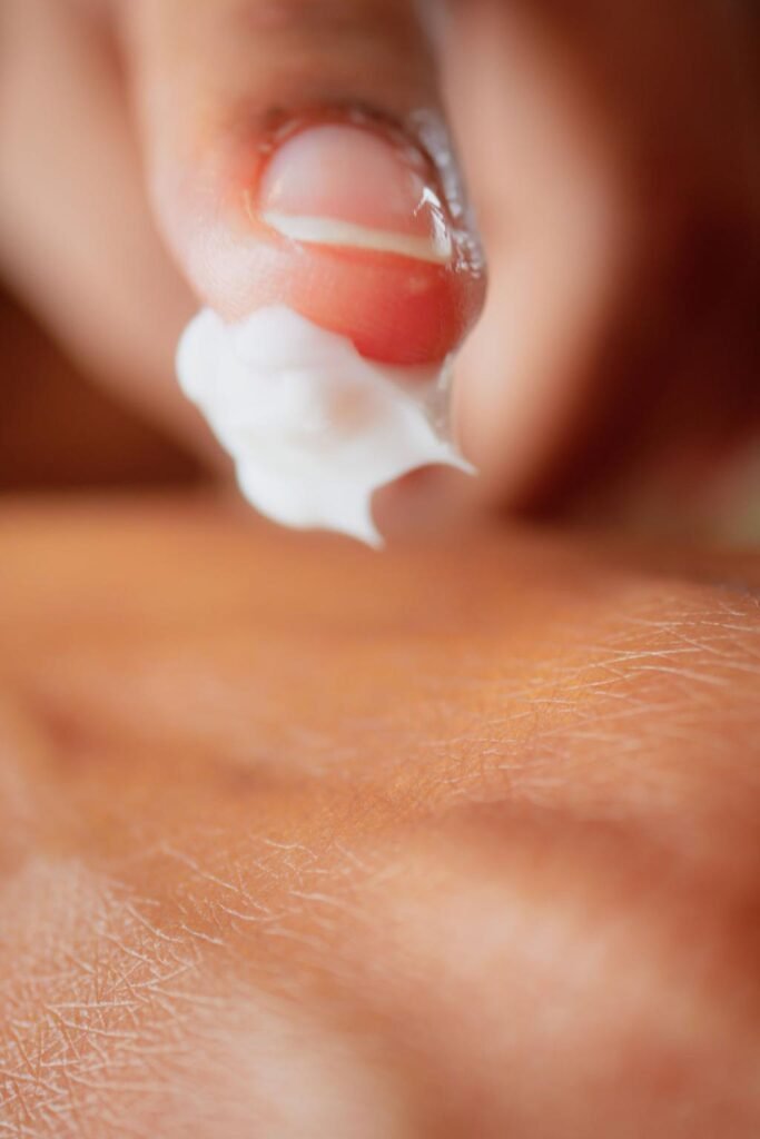 Hydrating moisturizer supporting skin barrier for sensitive skin
