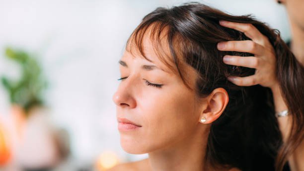 Scalp massage using fingertips to support circulation